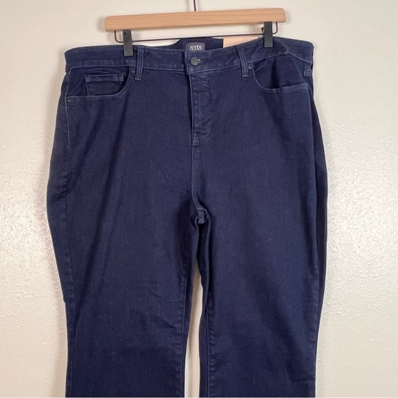 NWT NYDJ Barbra Bootcut Jeans - Picture 3 of 12
